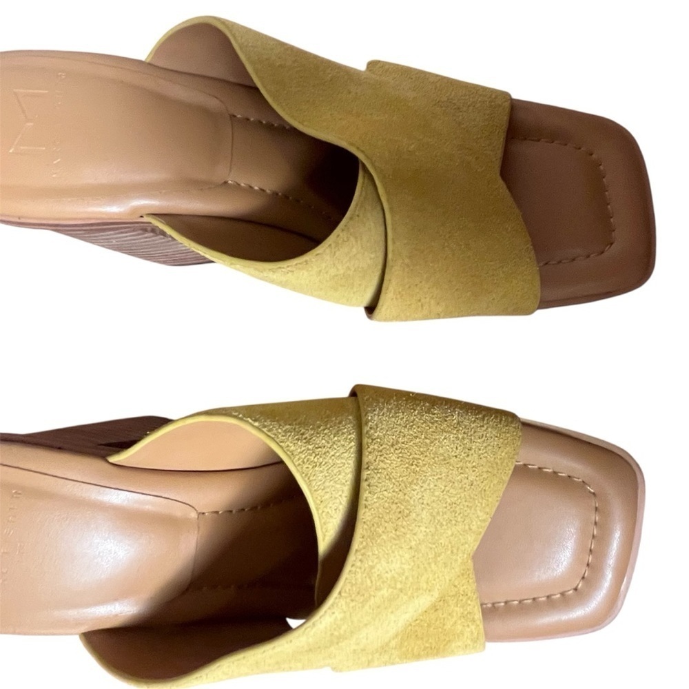 Marc Fisher Yellow Suede Mules with Block Stacked Heel NWOB Sz 7 - Picture 2 of 5